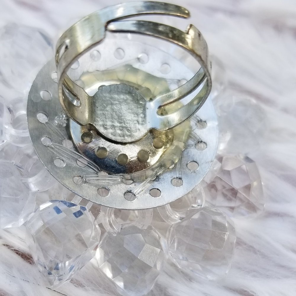 3 Flower Fashion Rings - Picture 3 of 9
